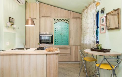 Sveti Ivan Dobrinjski House | Beautiful Home In Dobrinj With Wifi