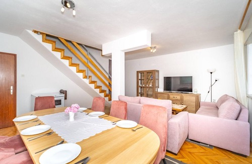 Generalski Stol House | Beautiful home in Duga Resa with WiFi