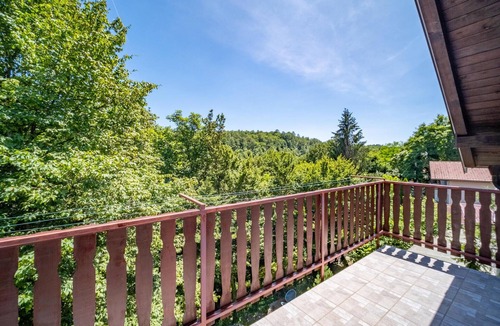 Generalski Stol House | Beautiful home in Duga Resa with WiFi