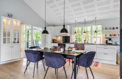 Krejbjerg House | Beautiful home in Ejstrupholm with WiFi