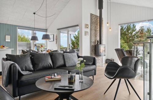 Øer Strand House | Beautiful home in Ebeltoft with sauna
