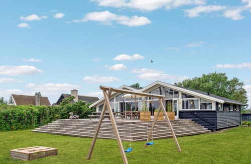 Elsegarde Strand House | Beautiful home in Ebeltoft with sauna