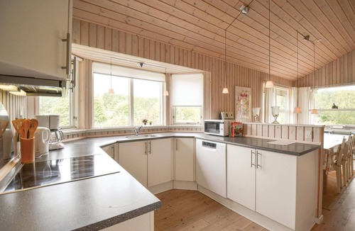 Femmøller House | Beautiful home in Ebeltoft with sauna