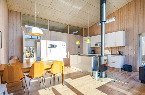 Øer Strand House | Beautiful home in Ebeltoft with kitchen