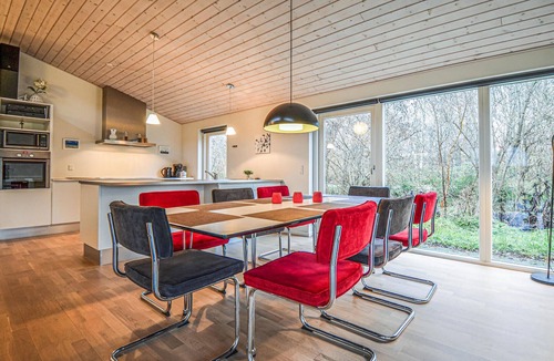Øer Strand House | Beautiful home in Ebeltoft with sauna