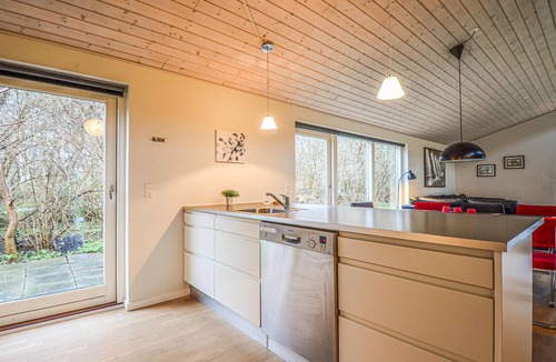 Øer Strand House | Beautiful home in Ebeltoft with sauna