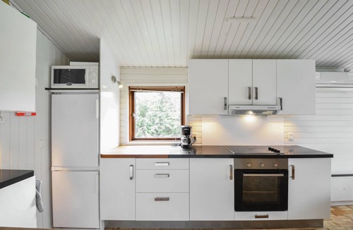 Øer Strand House | Beautiful home in Ebeltoft with sauna