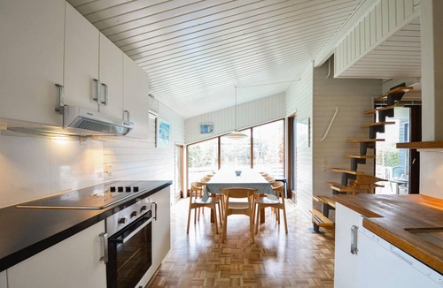 Øer Strand House | Beautiful home in Ebeltoft with sauna