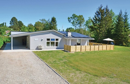 Øksenmølle House | Beautiful home in Ebeltoft with kitchen