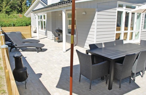 Øksenmølle House | Beautiful home in Ebeltoft with kitchen