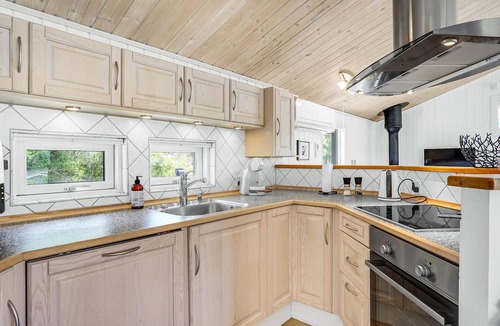 Egsmark Strand House | Beautiful home in Ebeltoft with house sea view