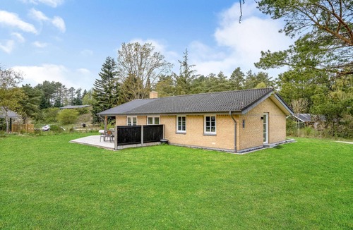 Handrup Strand House | Beautiful home in Ebeltoft with sauna