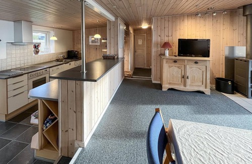Lyngsbæk Strand House | Beautiful home in Ebeltoft with sauna