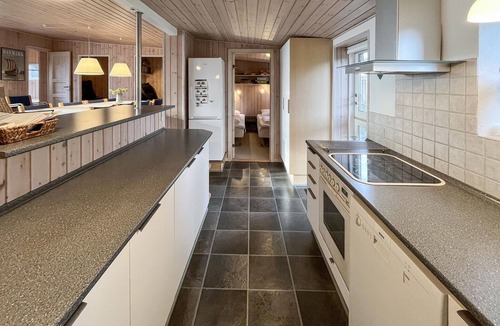Lyngsbæk Strand House | Beautiful home in Ebeltoft with sauna