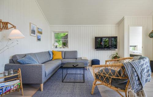 Femmøller House | Beautiful Home In Ebeltoft With Kitchen