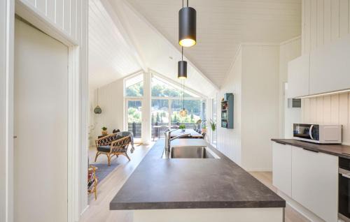 Femmøller House | Beautiful Home In Ebeltoft With Kitchen