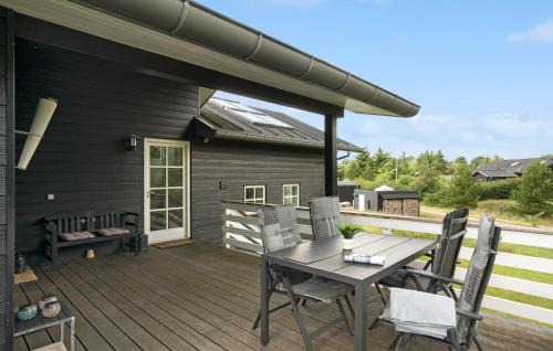 Krejbjerg House | Beautiful Home In Ejstrupholm With Wifi