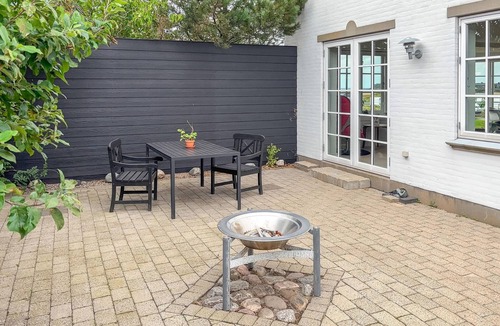 Sjaelborg House | Beautiful home in Esbjerg V with WiFi