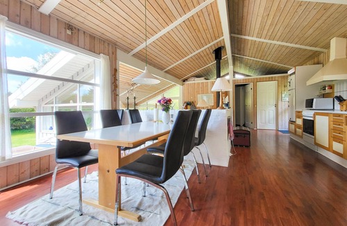 Slette Strand House | Beautiful home in Fjerritslev with WiFi