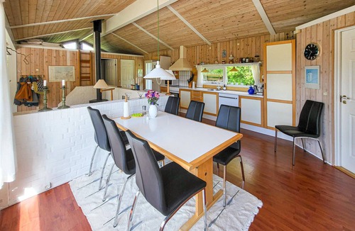 Slette Strand House | Beautiful home in Fjerritslev with WiFi