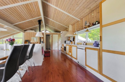 Slette Strand House | Beautiful home in Fjerritslev with WiFi