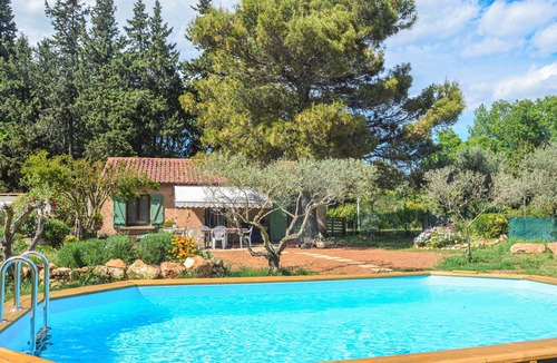Fontvieille House | Beautiful home in Fontvieille with WiFi