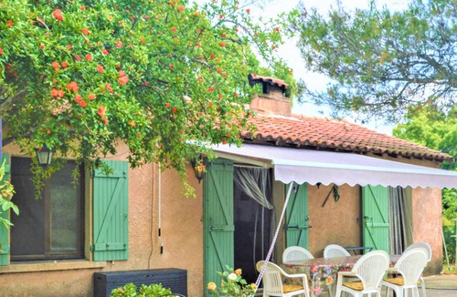 Fontvieille House | Beautiful home in Fontvieille with WiFi