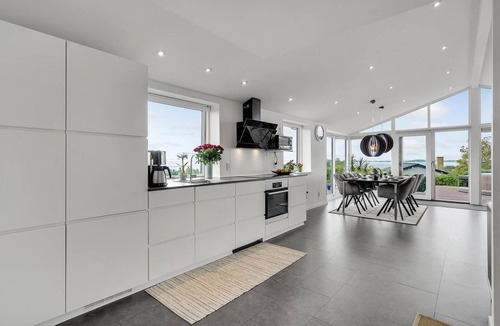 Faaborg House | Beautiful home in Faaborg with jacuzzi