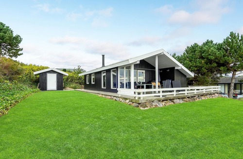 Bøjden House | Beautiful home in Faaborg with kitchen