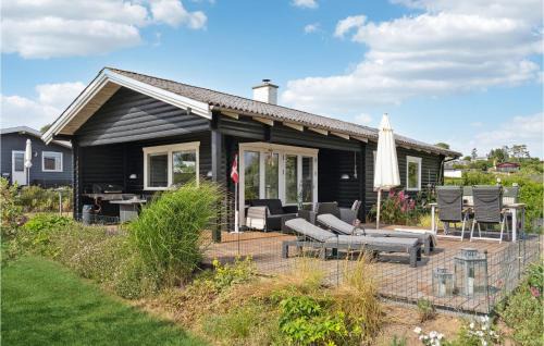 Faaborg House | Beautiful Home In Faaborg With Kitchen