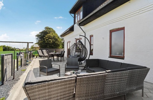 Farso House | Beautiful home in Farsø with kitchen