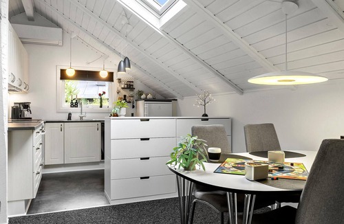 Farvang House | Beautiful home in Fårvang with WiFi