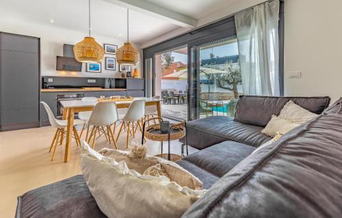 Fazana House | Beautiful Home In Fazana