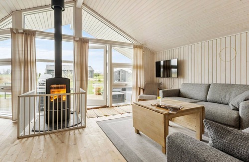 Havnsø House | Beautiful home in Føllenslev with WiFi