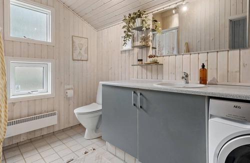 Havnsø House | Beautiful home in Føllenslev with WiFi