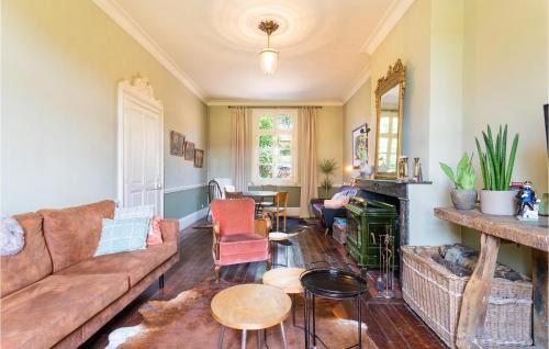 Fressin House | Beautiful Home In Fressin With Kitchen