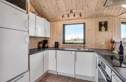 Lild Strand House | Beautiful home in Frøstrup with WiFi