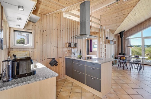 Lild Strand House | Beautiful home in Frøstrup with kitchen