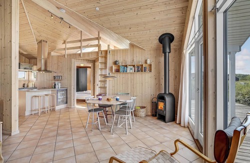 Lild Strand House | Beautiful home in Frøstrup with kitchen