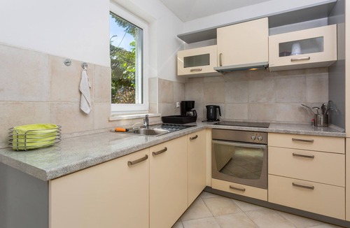 Gabonjin House | Beautiful home in Gabonjin with WiFi