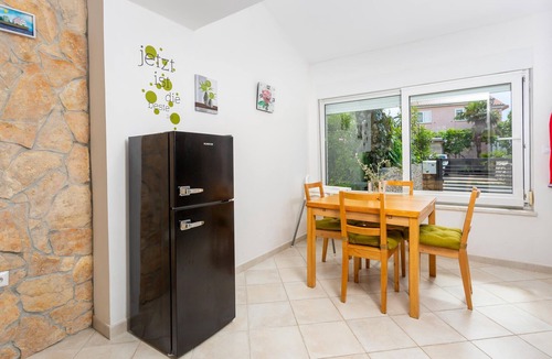 Gabonjin House | Beautiful home in Gabonjin with WiFi