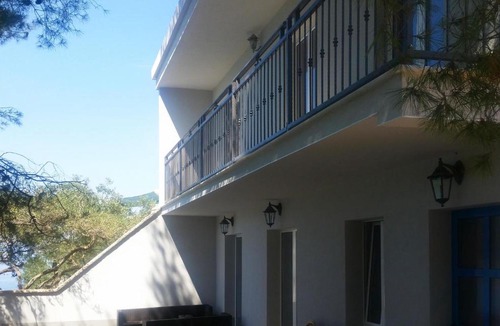 Pokrivenik House | Beautiful home in Gdinj w/ WiFi and 5 Bedrooms