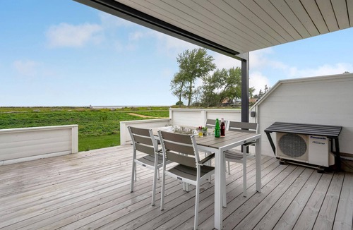 Gedser House | Beautiful home in Gedser with kitchen