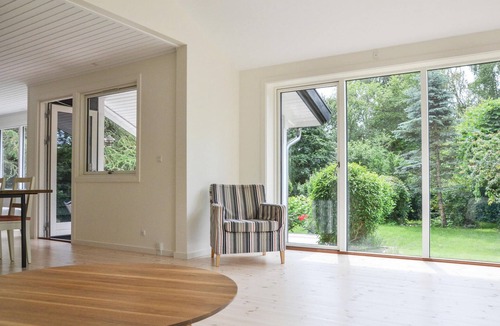 Smidstrup Strand House | Beautiful home in Gilleleje with WiFi