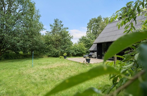 Skygge House | Beautiful home in Give with kitchen