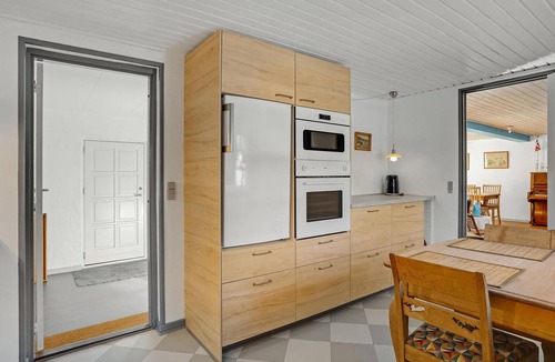 Glesborg House | Beautiful home in Glesborg with WiFi
