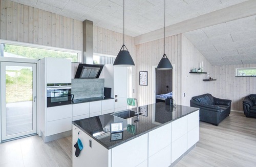Bønnerup Strand House | Beautiful home in Glesborg with kitchen
