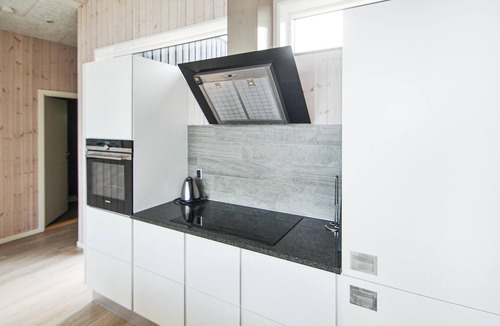 Bønnerup Strand House | Beautiful home in Glesborg with kitchen