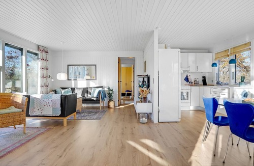 Fjellerup Strand House | Beautiful home in Glesborg with WiFi