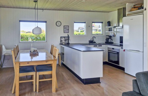 Bønnerup Strand House | Beautiful home in Glesborg with kitchen